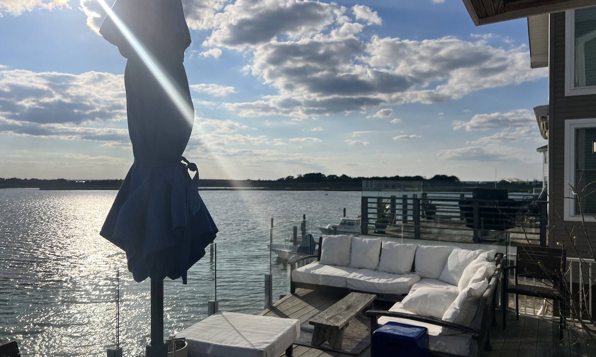 Manahawkin House | On the Bay! Pets OK. Beautiful sunsets from decks. Dock, Kayaks, Chef's kitchen