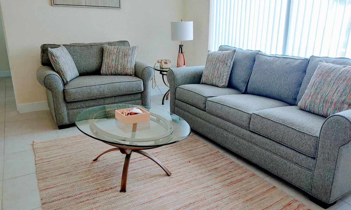 Hillsboro Beach Apartment | One Bedroom Apartment #215
