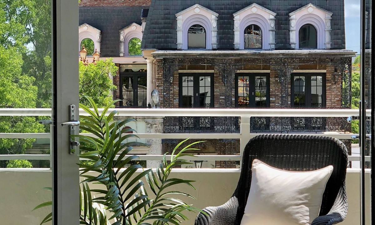 Southwest Coconut Grove Apartment | One Bedroom Apartment | Coconut Grove | 1040 SQFT