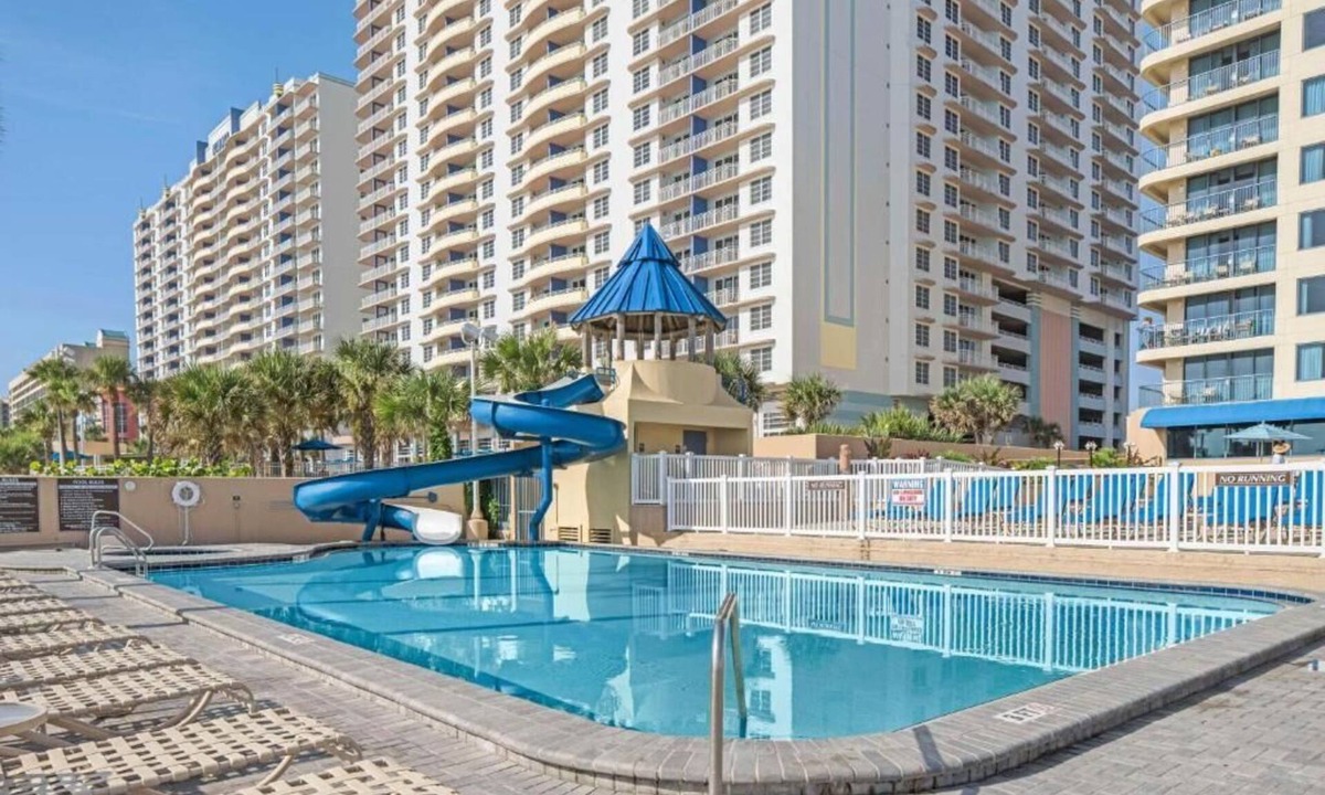 Daytona Beach Hotel | One Suite Unit w/King Bedroom | Outdoor Pool Access | Free Parking