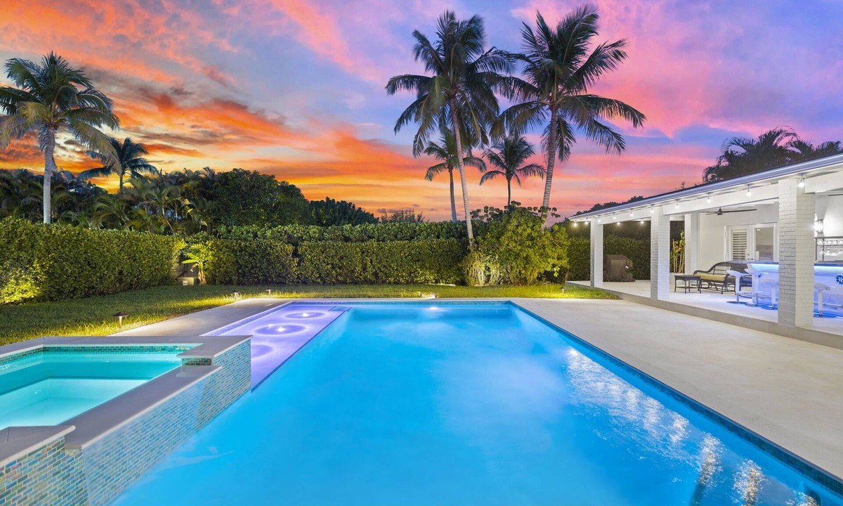 Ludlam House | Opal Oasis Luxury Home - Private Pool & Spa!