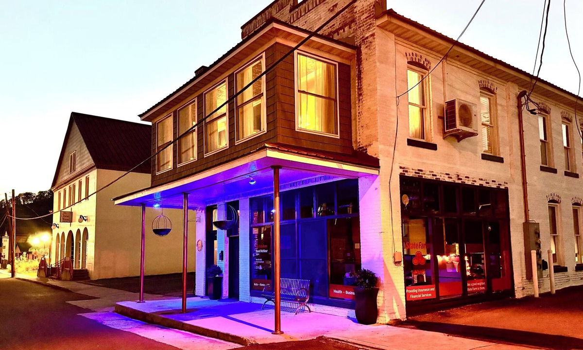 Marlinton Apartment | Opera Suite @ The Electric Moon Inn. Serene apartment in charming Marlinton