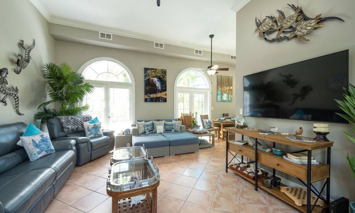 Midtown House | Orchid Oasis - Only Minutes from Smather's and Rest Beaches!