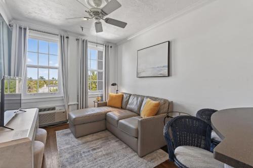 Palm Beach Apartment | ORCHID SUITES - Historic Palm Beach Hotel Condominium