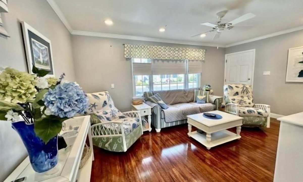 Southend Condo | Our condo, sands, and gentle waves beckon you to indulge in coastal bliss.