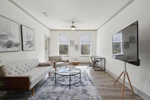 Farragut Apartment | Overlook 7207 I Modern and Spacious 2Bd Apt
