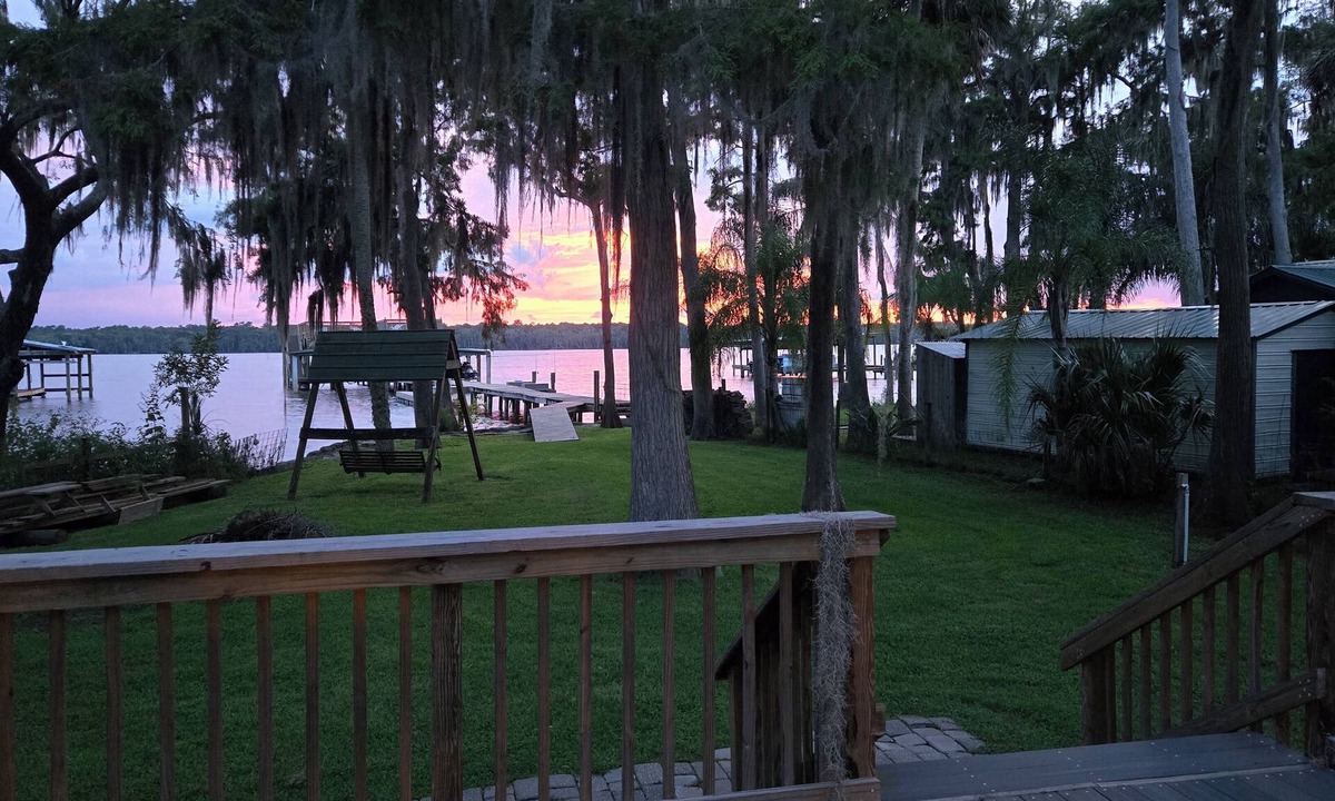 Georgetown House | Palm Bend Retreat – Riverfront Escape on the Saint Johns River