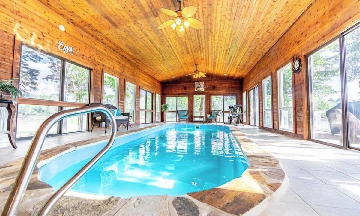 Eatonton House | Paradise cove with indoor pool