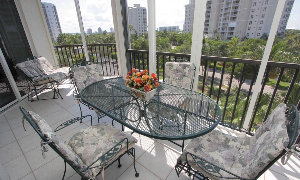 South Island Condo | Paradise on Fort Myers Beach! Waterside 2-233