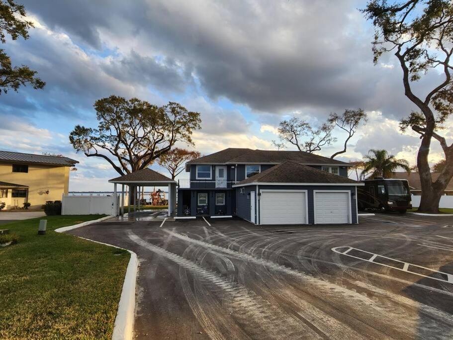 Leesburg Apartment | Paradise on Lake Harris Apt #202