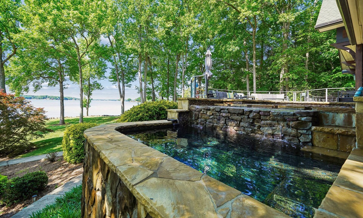 Mount Mourne House | Paradise Peninsula - Luxurious Home w pool, hot tub, beach, kayaks