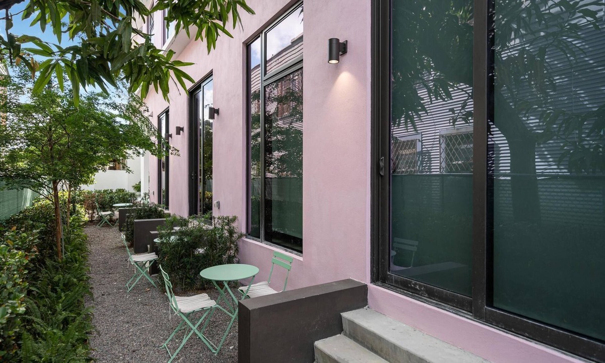 East Little Havana Apartment | Pastel | Garden Studio, Roof Deck, Near Downtown