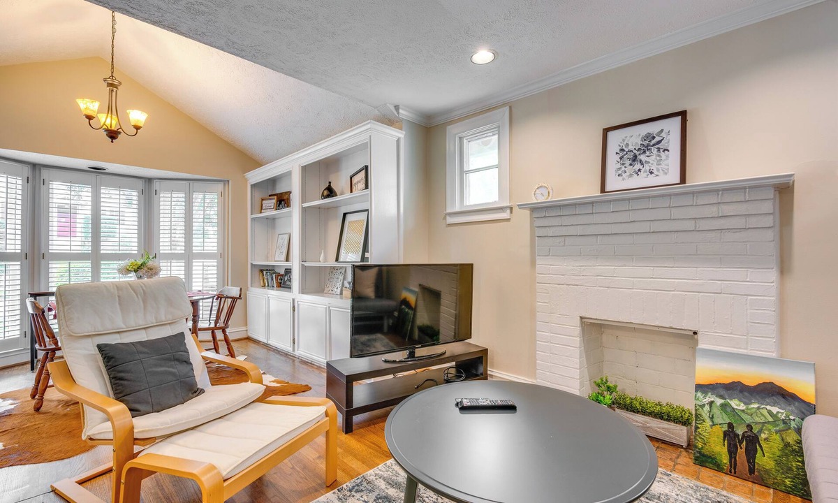 Westside House | Patio & Outdoor Dining! ATL Stay Near Int’l Soccer
