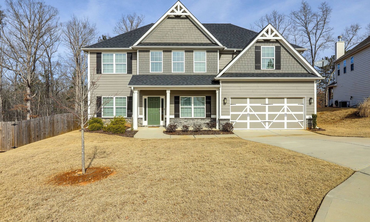 Sharpsburg House | Patio w/Fireplace: Spacious Sharpsburg Home!