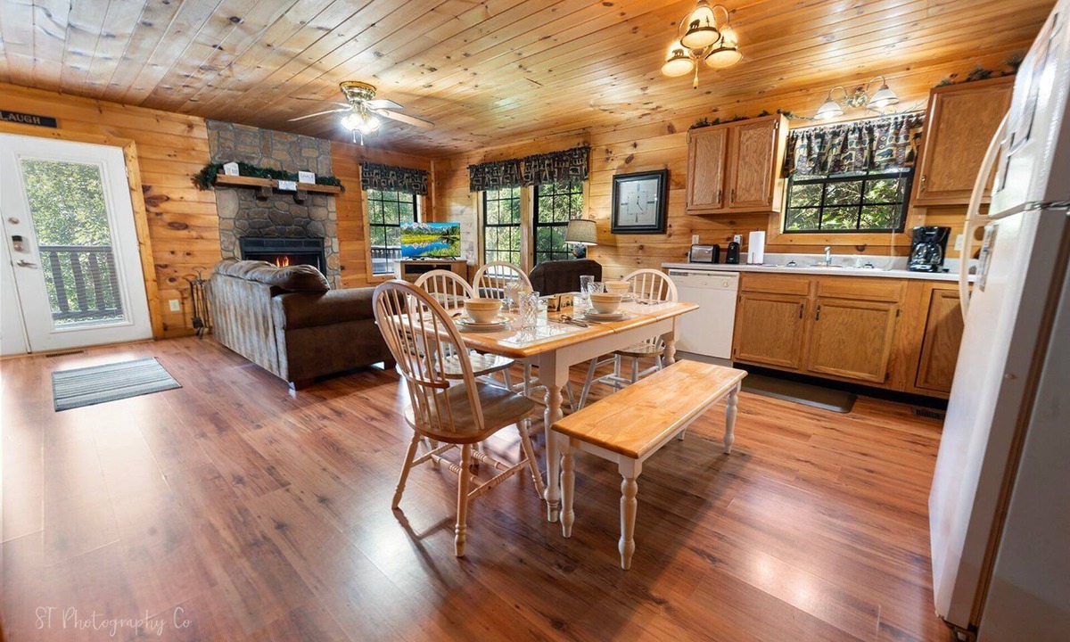Sevierville Cabin | Paw Prints