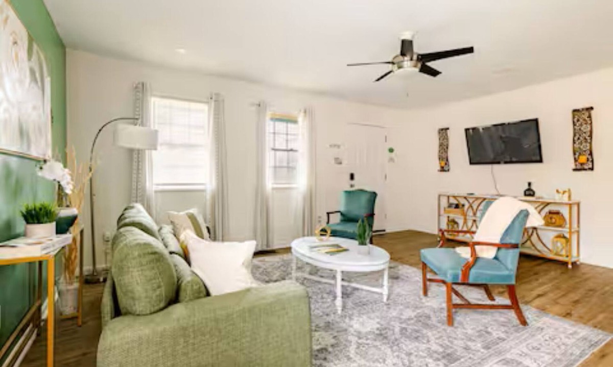 Austell House | Peaceful 3-bedroom house with AC in beautiful Austell