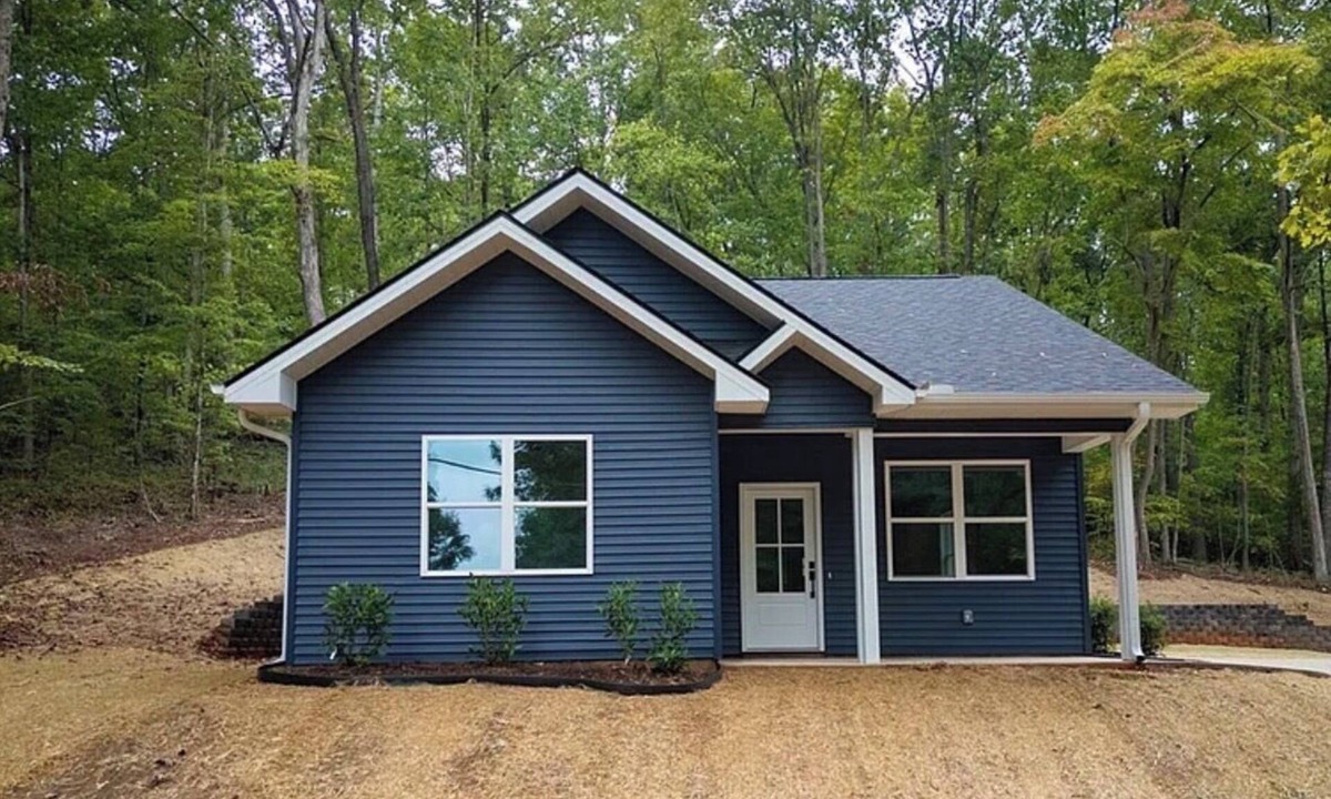 Westminster House | Peaceful and Brand New 3 Bedroom 2 Bath Cottage