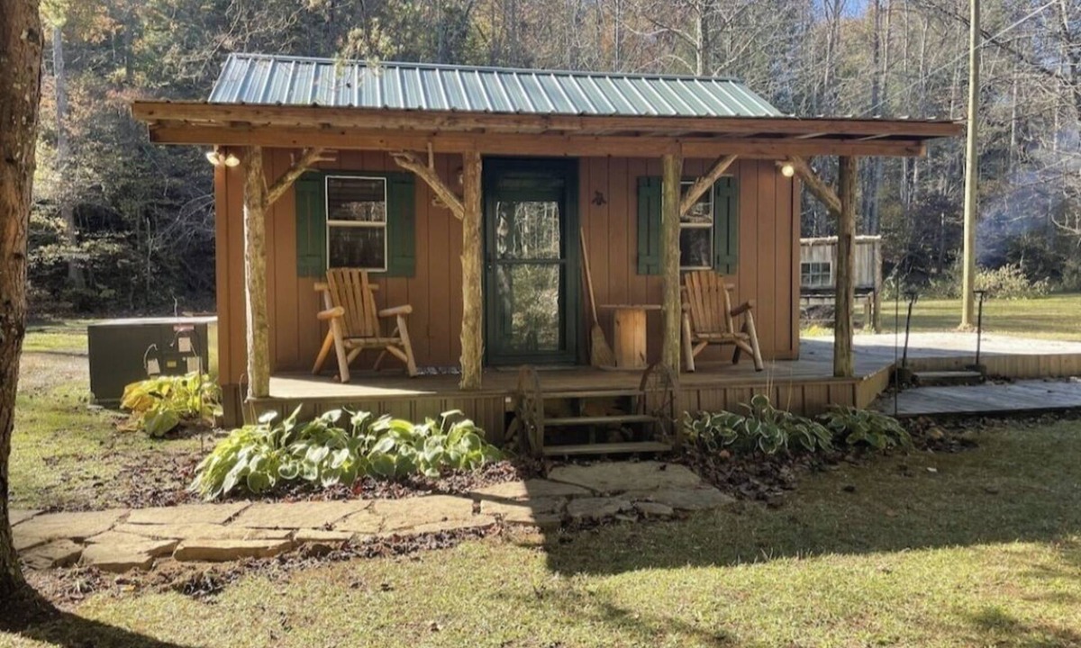 Wilder Cabin | Peaceful cabin in secluded mountain spot beside a picturesque creek
