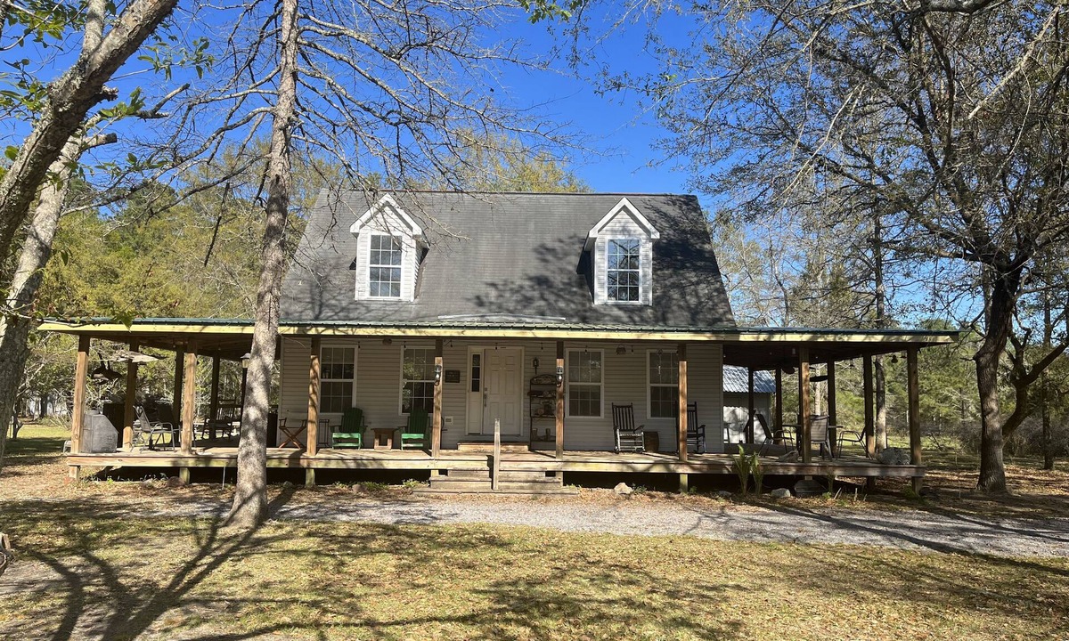 Bethera House | Peaceful cottage on 12 acre horse farm McClellanville