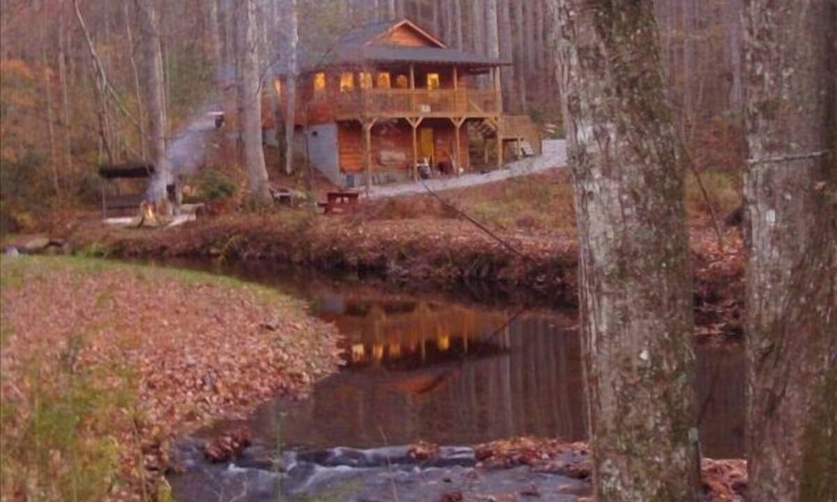 Robbinsville Cabin | Peaceful Creekside Escape on Yellow Creek - WNC