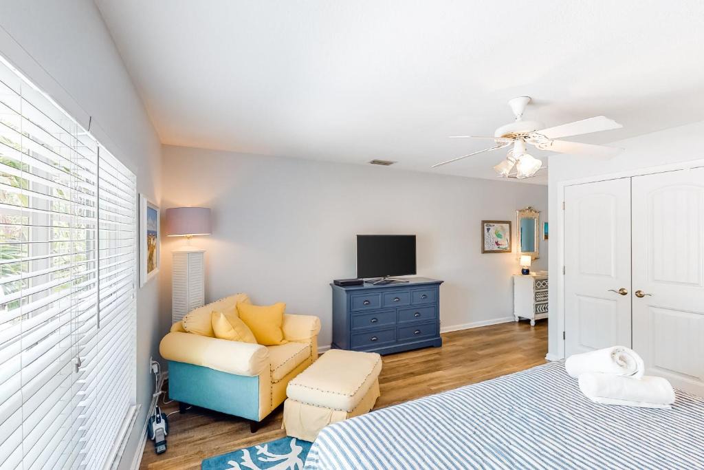 Holmes Beach House | Peaceful Holmes