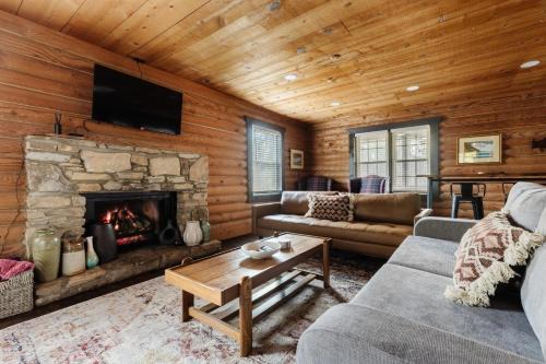 Lake Lure House | Peaceful Lake Lure Cabin- Cozy 2BR 3 miles to lake