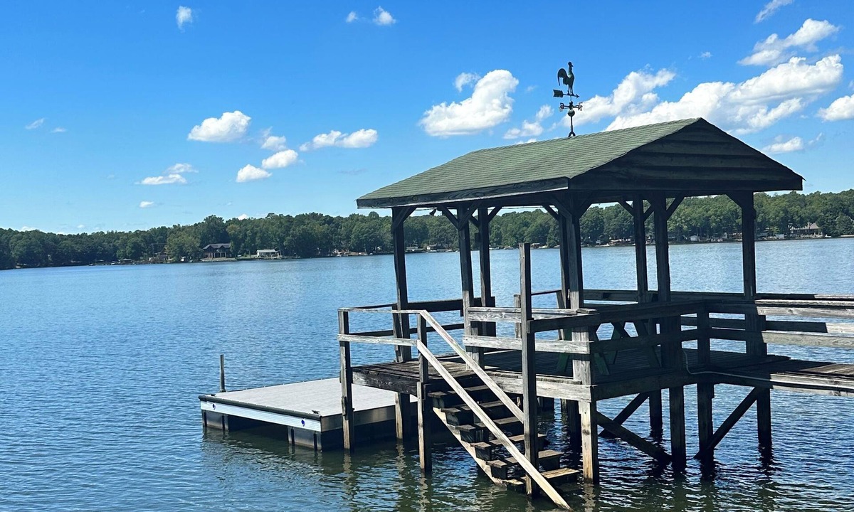 Southmont House | Peaceful Lakefront Studio on High Rock Lake