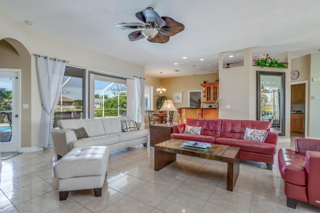 Fort Myers House | Peaceful Palms