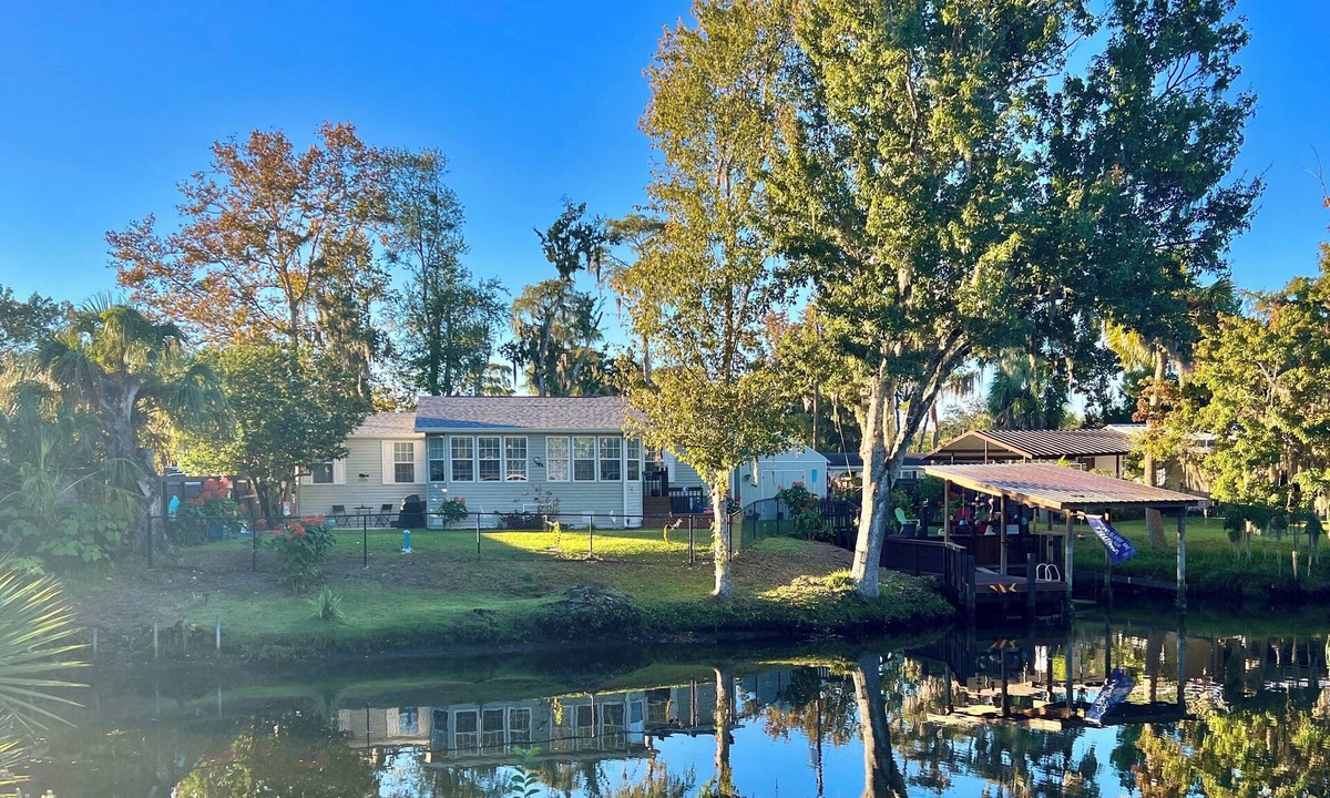 Chassahowitzka House | Peaceful River Retreat