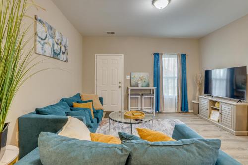 White Stone House | Peaceful Spartanburg Home Base, 6 Mi to Dtwn!
