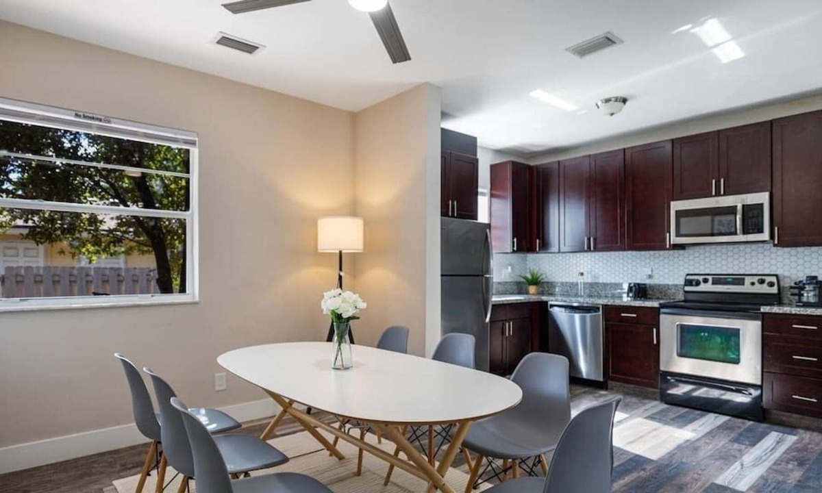 Poinciana Park Condo | Peaceful Suite Close To The City & Beach/Flat 5