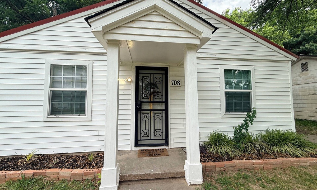 Blytheville House | Peaceful tranquility 2-bedroom house with AC in friendly Blytheville