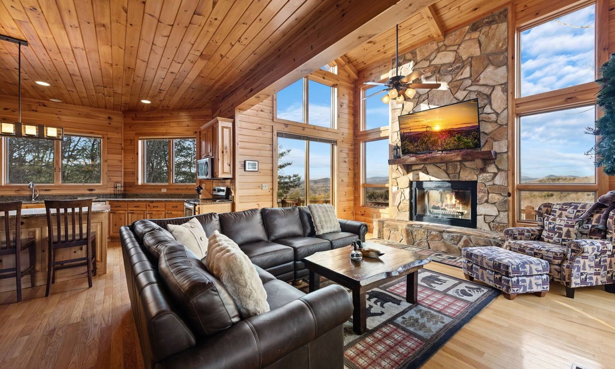 My Mountain Cabin | Peaks & Quiet Retreat - Views From Every Room and Dog Friendly