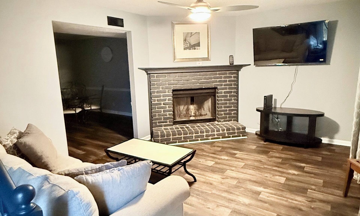 Macon House | Perfect Location: Atrium Amphitheater, Idle Hour Country Club, Wesleyan College