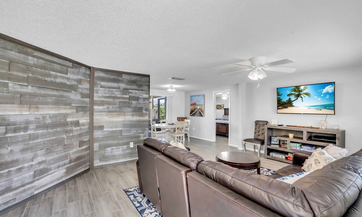 Laurel House | Perfect location. Updated & loaded with all you need!