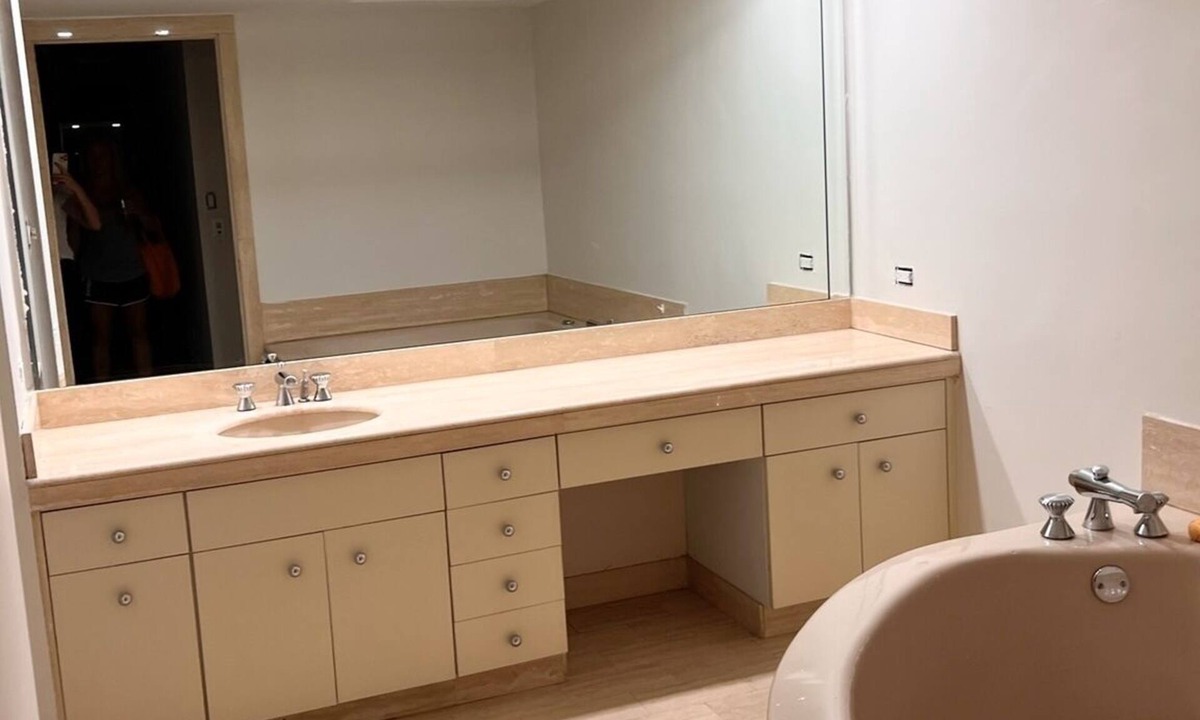 Aventura Apartment | Perfect Rental for 6 months Plus with Ocean Views, Balcony, Pool
