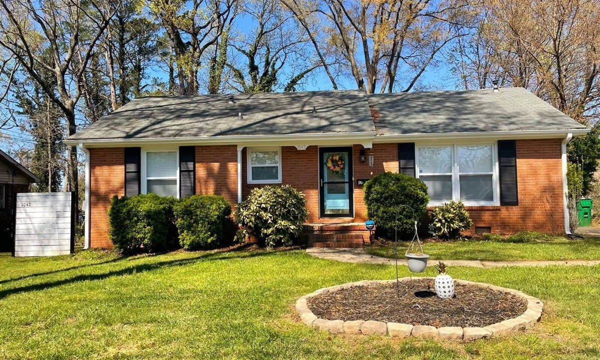 Paw Creek House | Pet Friendly 3-bedroom House Close To Everything in Charlotte