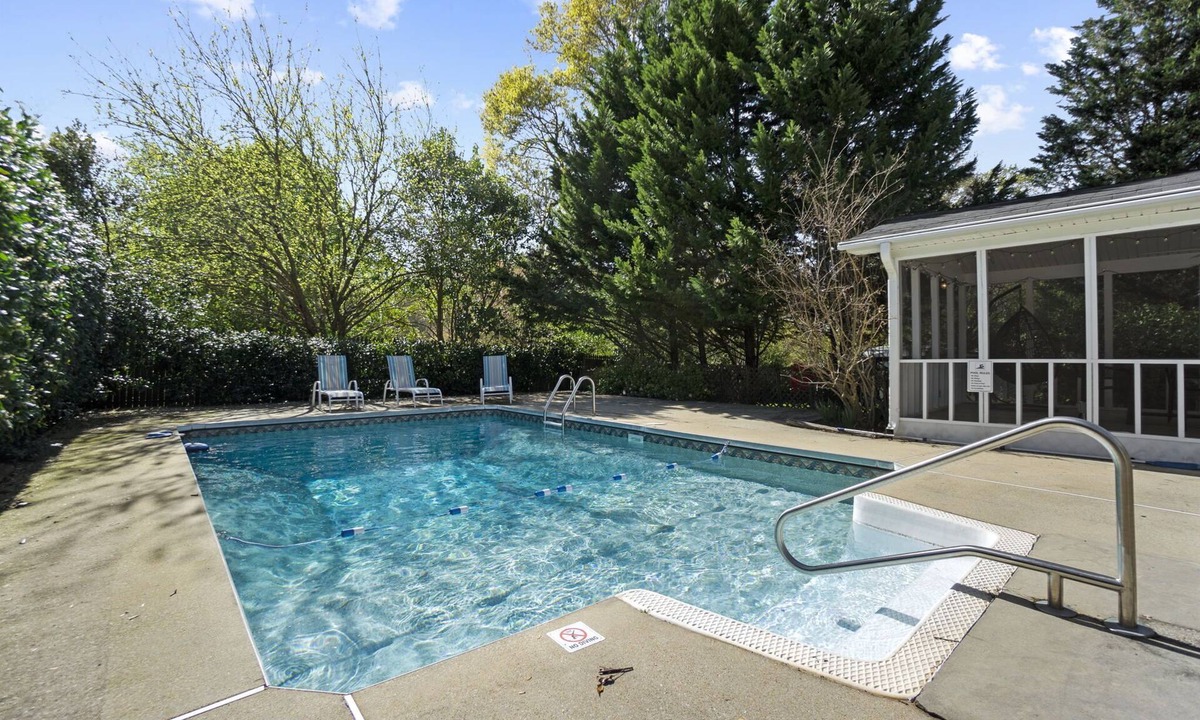 Wade Hampton House | Pet-Friendly 4BR: Pool, Screen Porch, Fenced Yard