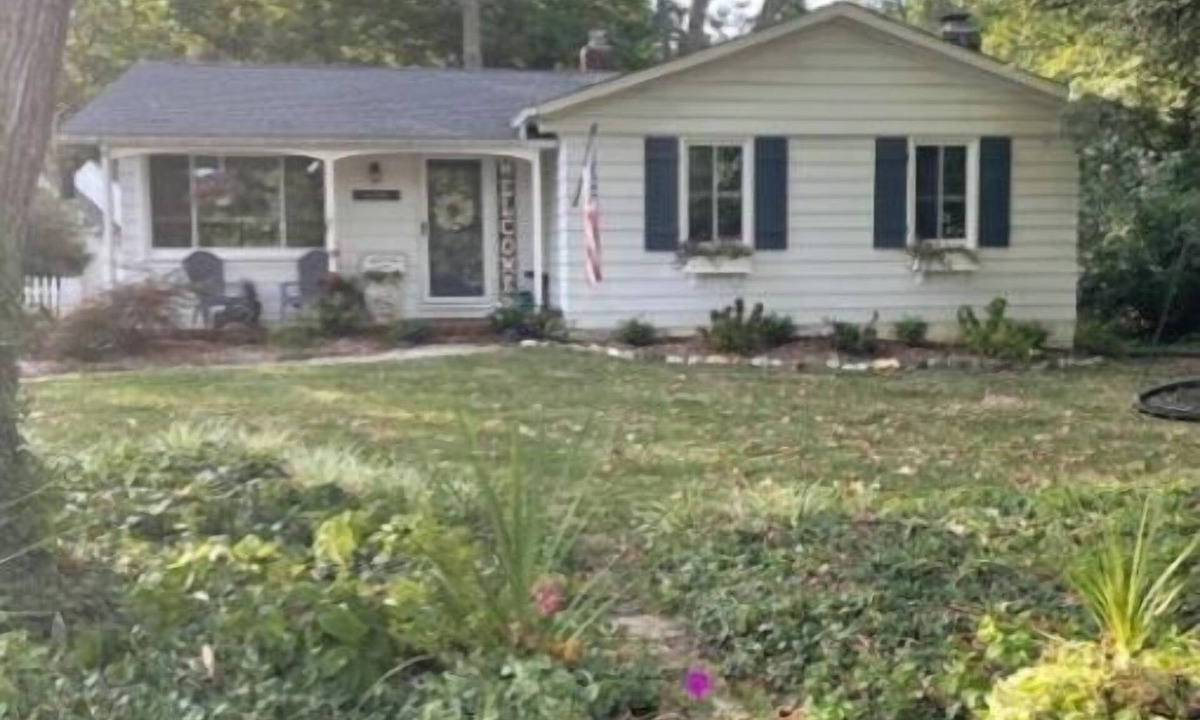 Hillsmere House | Pet Friendly Annapolis Cottage that Backs Up to Stunning Quiet Waters Park!