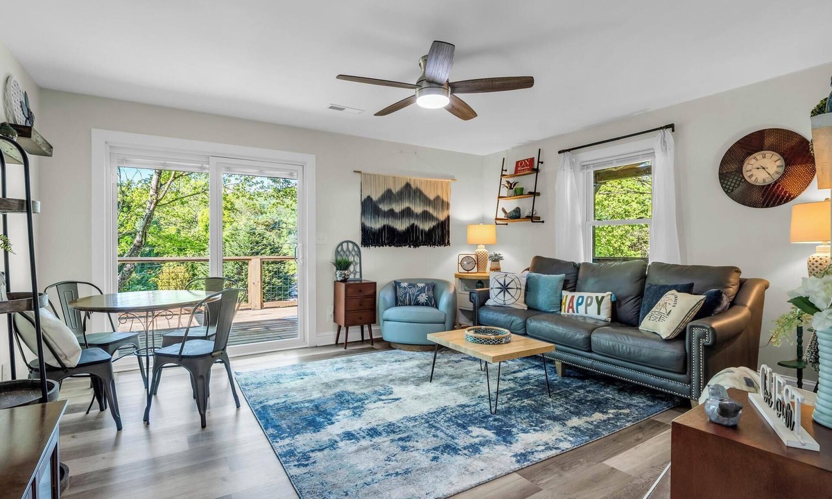 Hendersonville Cabin | Pet-Friendly, Convenient Cabin Minutes from Downtown Hendersonville