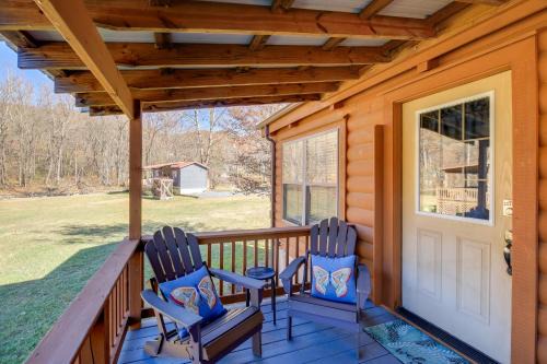Damascus House | Pet-Friendly Damascus Cabin w/Deck & Mtn Views!