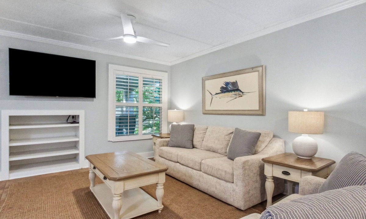 Amelia City House | Pet Friendly | Ground Level Sailmaker Villa | Private Covered Patio | Close to Pool