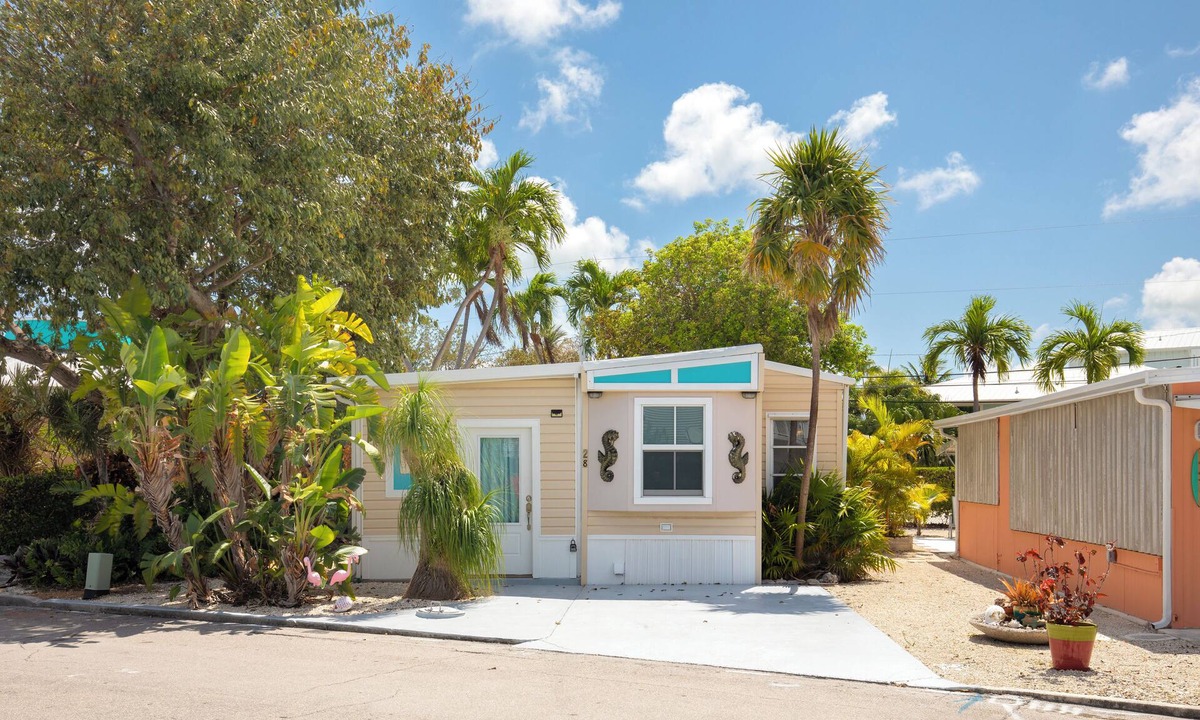 Cudjoe Key House | Pet-Friendly Keys Cottage at Plankton's Palace - Pool, Patio & Gated Access