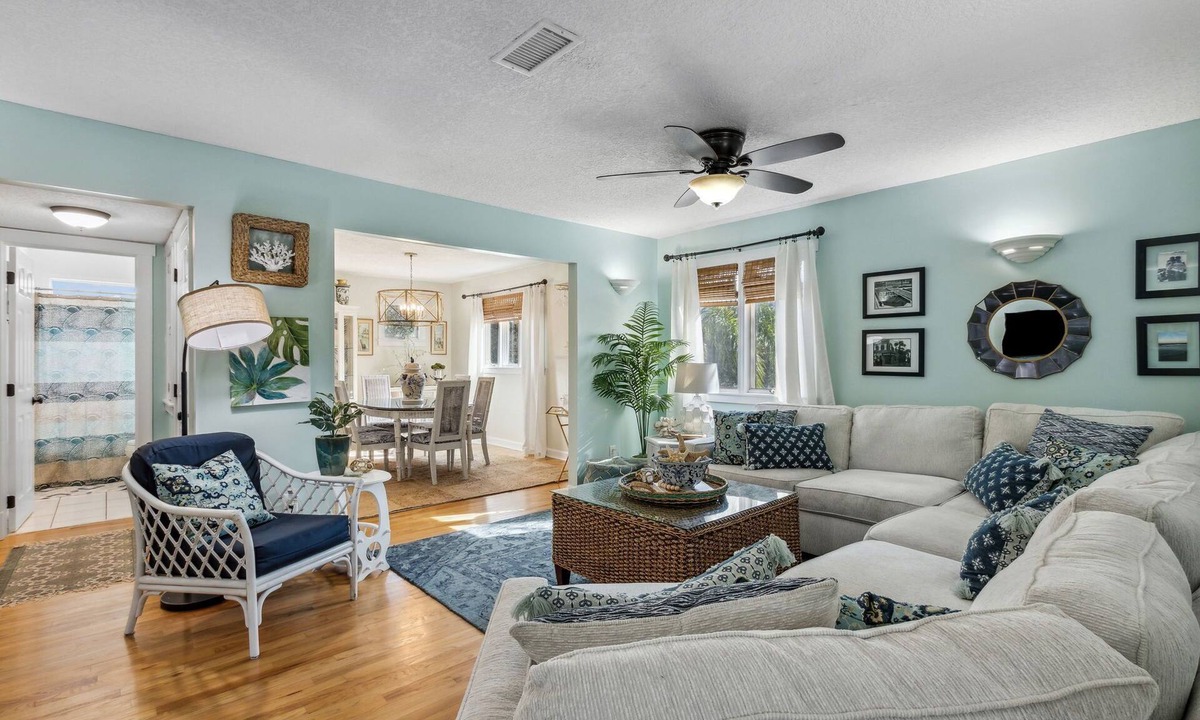 Fernandina Beach House | Pet Friendly | Luxury 3-Level Townhome | 3 Min Walk to the Beach