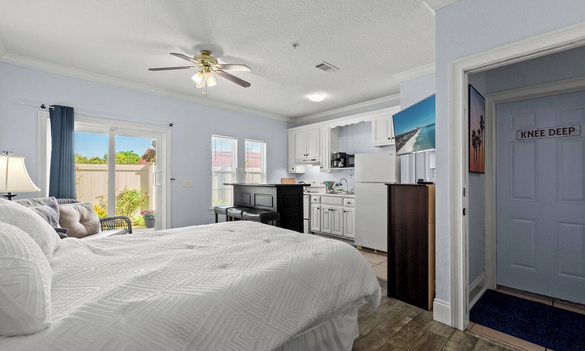 El Centro Beach Condo | ☀️Pet Friendly-Walk to Beach-Pool-Seaglass Shack☀️