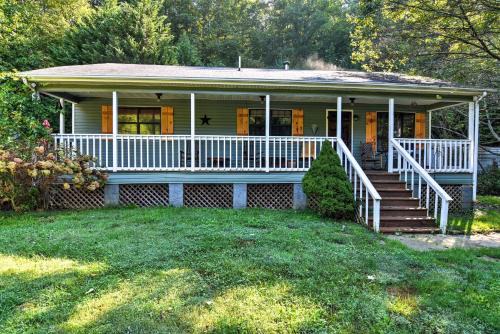 Swannanoa House | Pet-Friendly Vacation Rental - 15 Mi to Asheville!