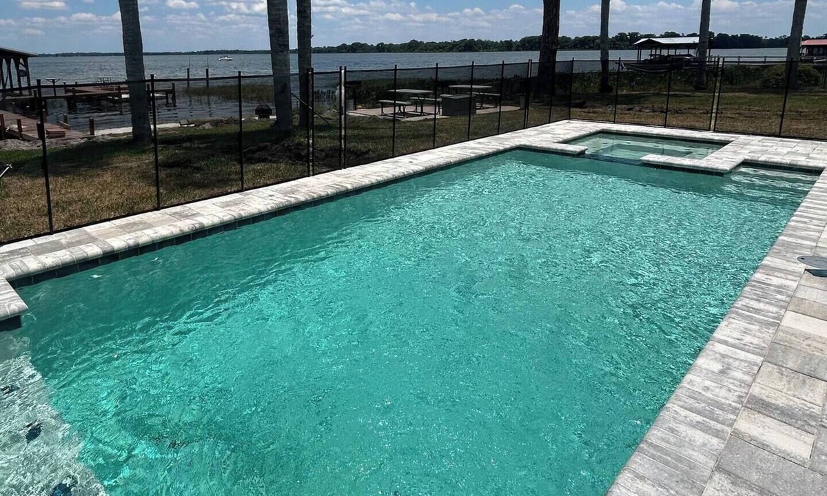 Tavares House | PETS STAY FREE Camp Street Cabanas #1 on Lake Dora PRIVATE SANDY BEACH & DOCK