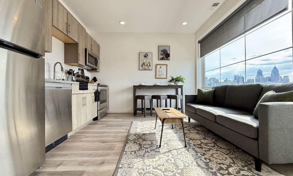 Poplar Apartment | Philly Central King 1 Br Apt Easily Walkable to Attractions