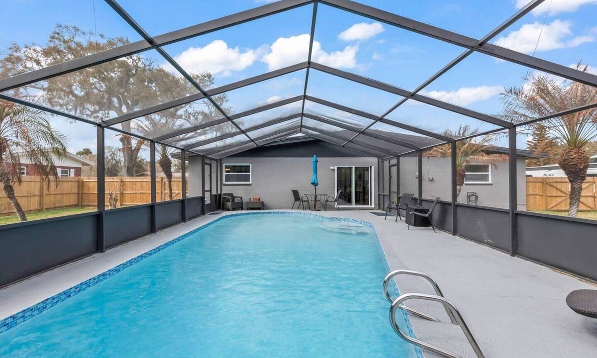South Daytona House | Pineapple Palms-Daytona Beach
