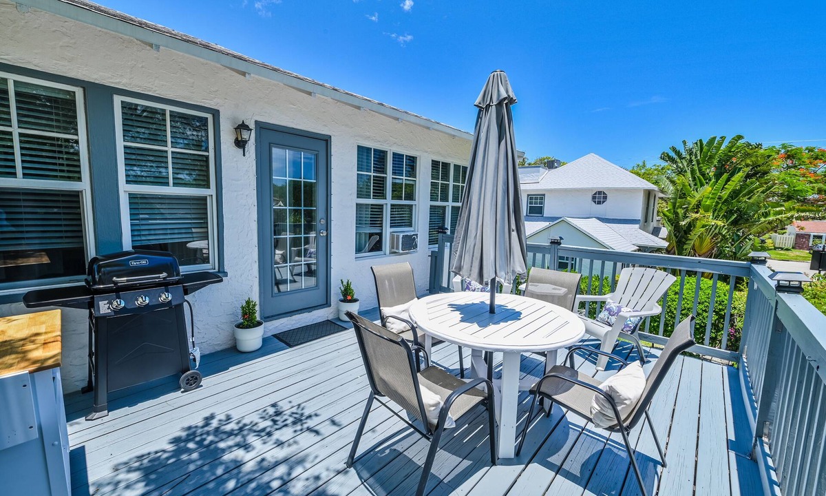 Old Northwood Apartment | Pineapple Upper Deck Guesthouse Near Beaches/Shopping/Dining, Ballparks&Downtwn!